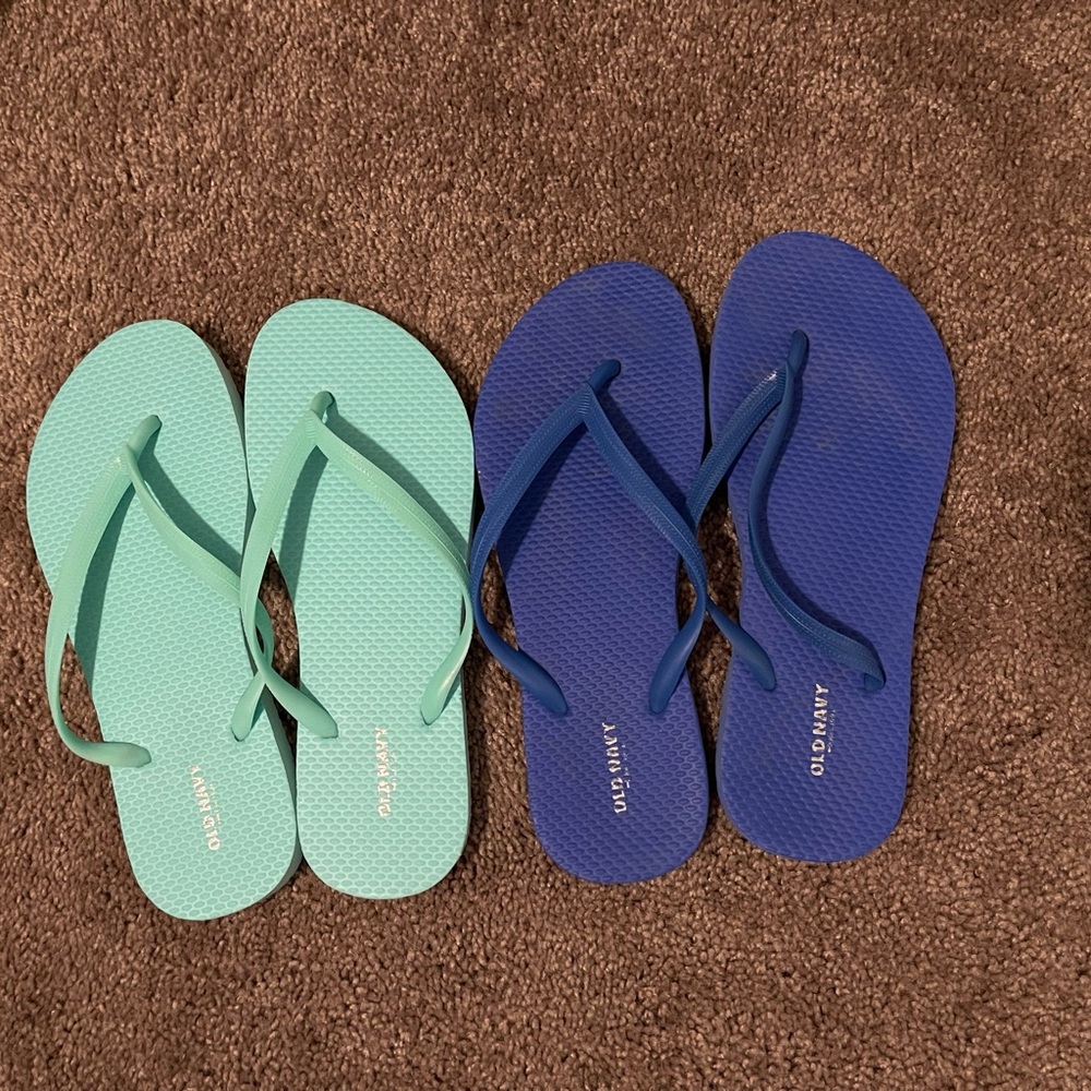 Old Navy flip flops Size 7-8 worn only a few times like new